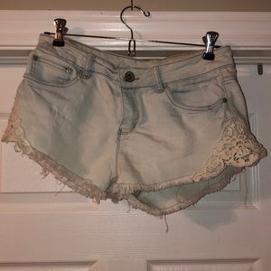 Jean shorts w lace side